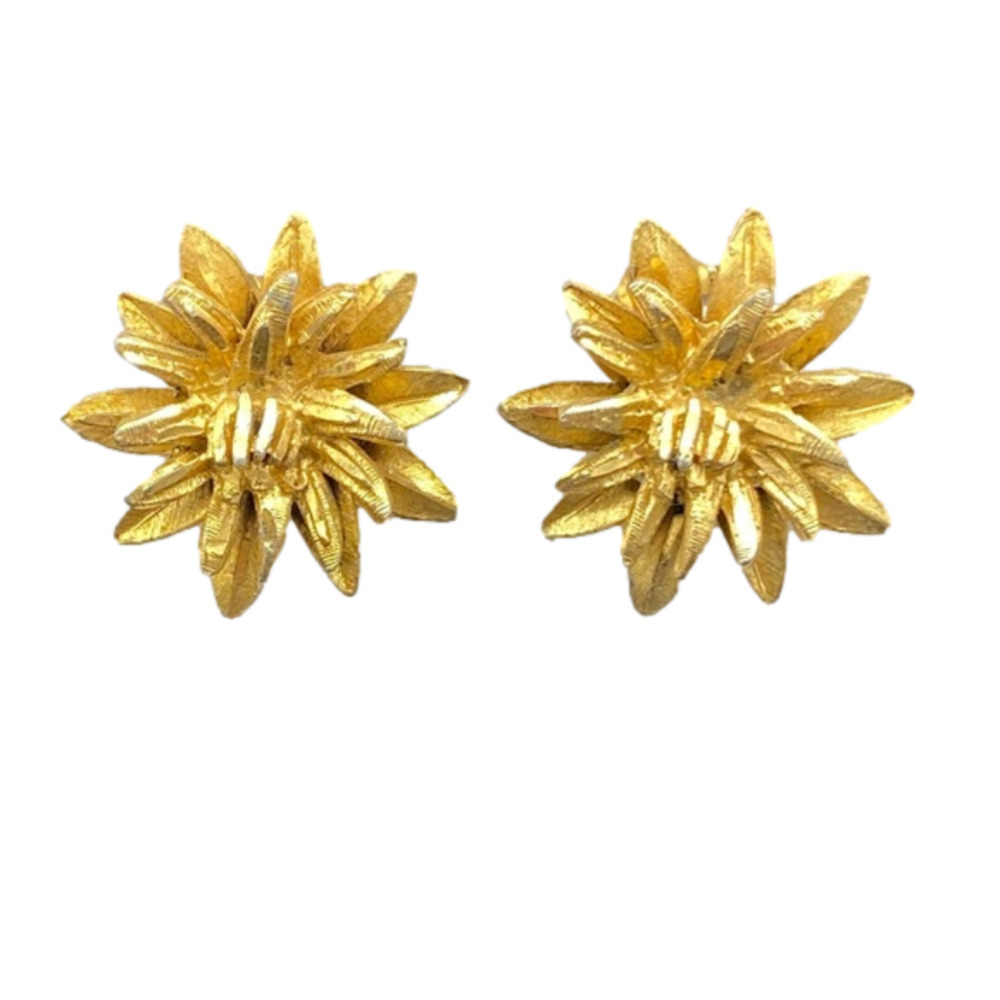 B S K Gold Starburst Earrings vintage Cameo clasp - Picture 3 of 7
